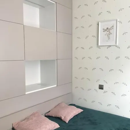 Artsy Flat *